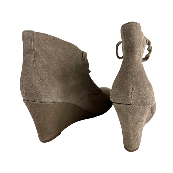 DV Dolce Vita Pellie Suede Wedge Ankle Booties Round Toe Taupe Woman’s US Size 7 - Picture 8 of 16